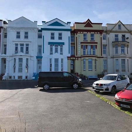 Five Way Apartments Пейнтън Екстериор снимка