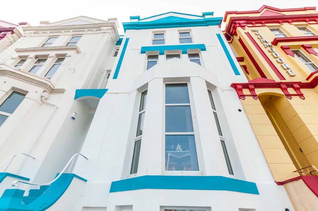 Five Way Apartments Пейнтън Екстериор снимка