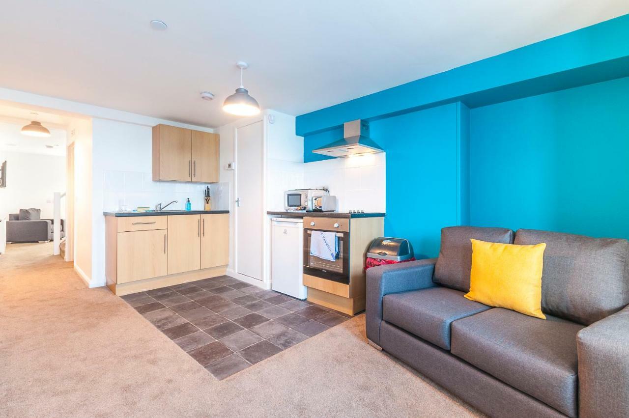 Five Way Apartments Пейнтън Екстериор снимка