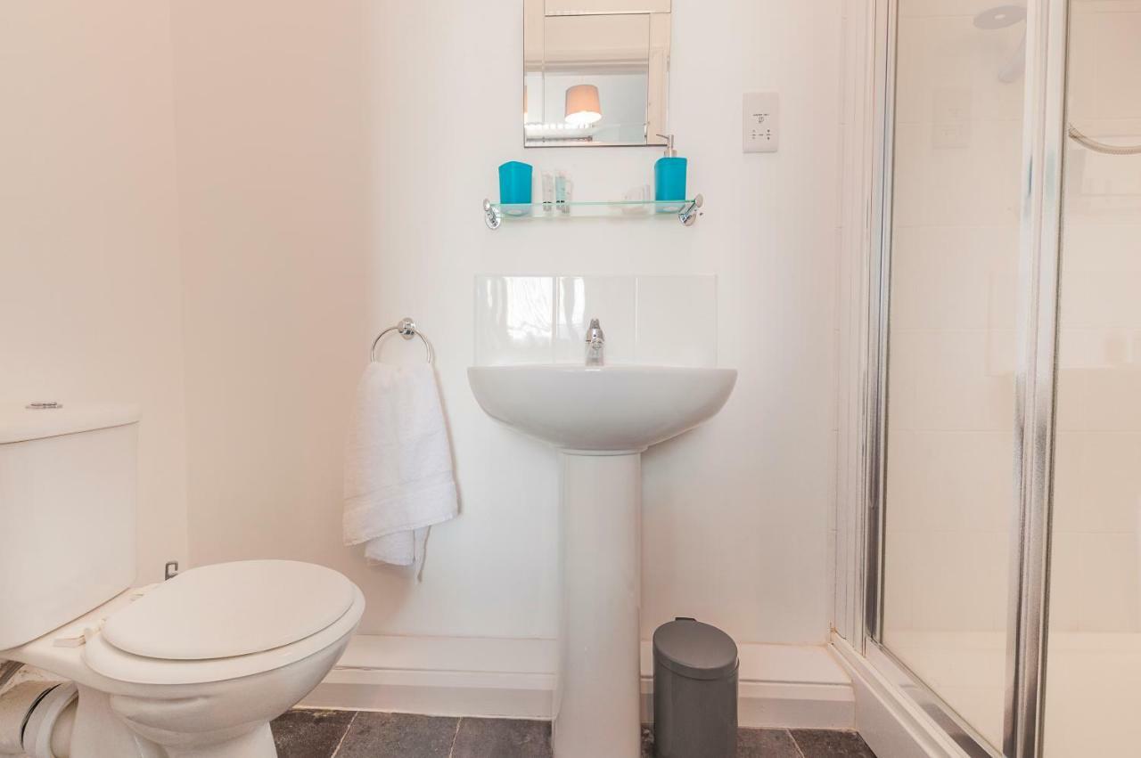 Five Way Apartments Пейнтън Екстериор снимка