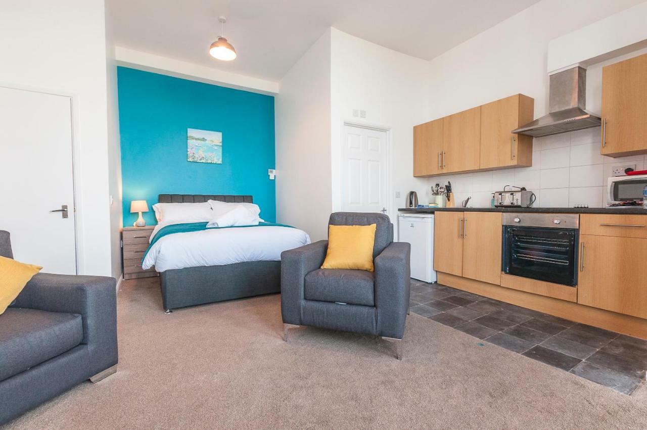 Five Way Apartments Пейнтън Екстериор снимка