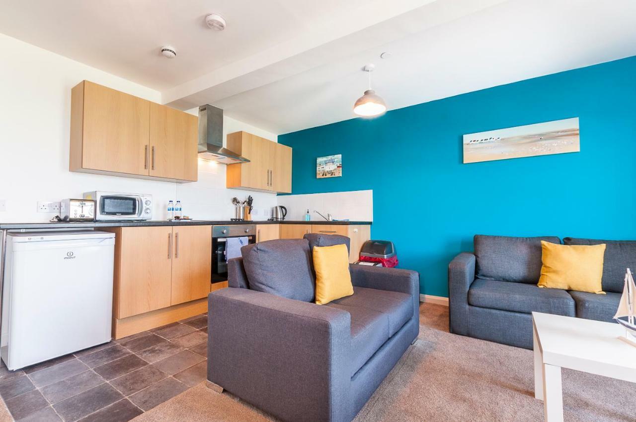 Five Way Apartments Пейнтън Екстериор снимка